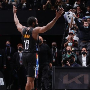 开云体育网址-30+三双收割系列赛 季后赛哈登也可以如此骇人！